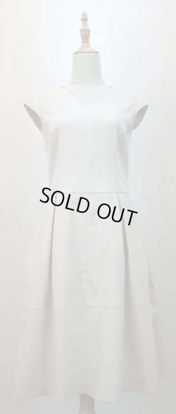 画像1: 綿麻Ｖワンピース《ベージュ》《サンプル品》[Toilette（トワレ）] 