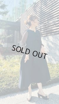フロントリボン、サイドタックフレアワンピース《紺色》[Toilette（トワレ）]