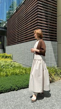 サッカー地、ロングバックティアードワンピース《ベージュ×オフストライプ》[Toilette（トワレ）]