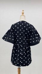 他の写真2: ☆サッカー地、お袖たっぷりフレアブラウス☆《水玉プリント》[Toilette（トワレ）]