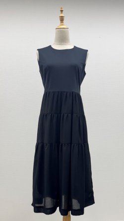 画像1: 異素材ドッキング、ティアードワンピース《サンプル品》《黒》[Toilette（トワレ）]