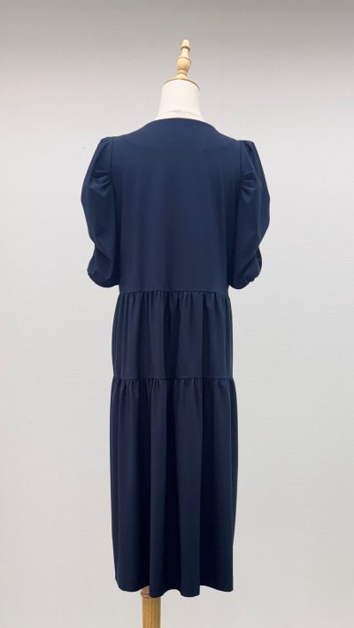 画像2: 変形パフスリーブ、バックティアードワンピース《紺》[Toilette（トワレ）] 
